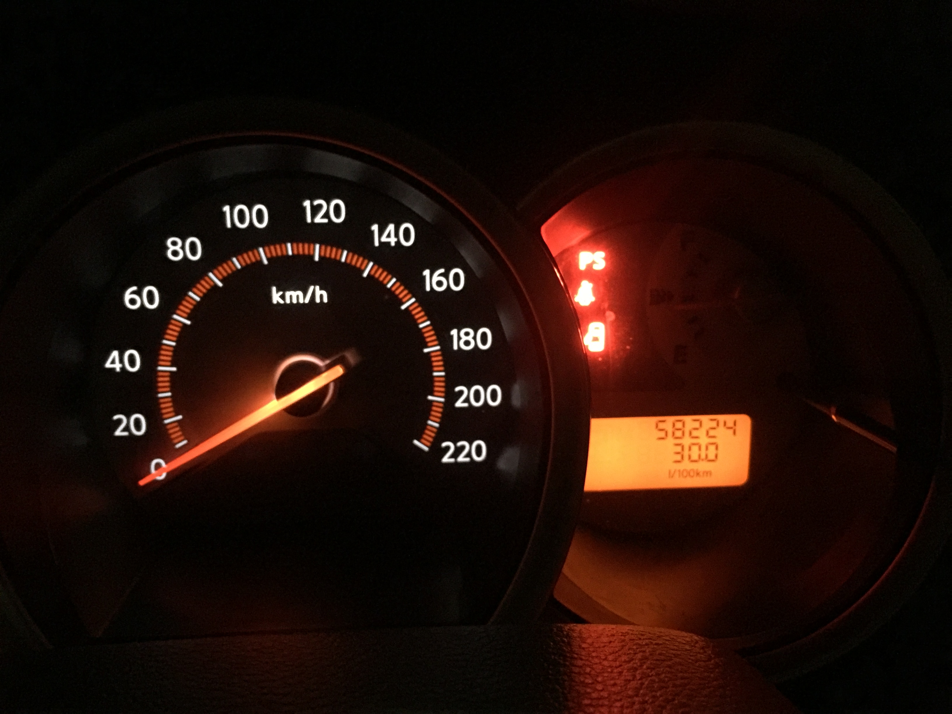 08款颐达车仪表盘上的油表指示灯不亮了